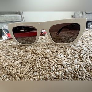 QUAY SUNGLASSES